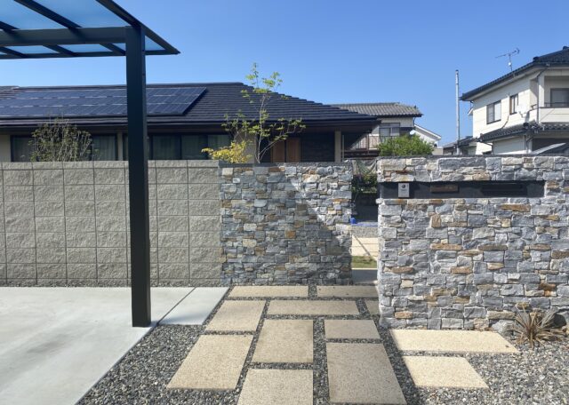 ライトカラーを基調とした和モダン住宅の外構デザイン