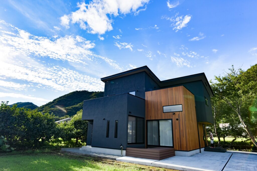 庭におしゃれに砂利を敷いた平屋住宅