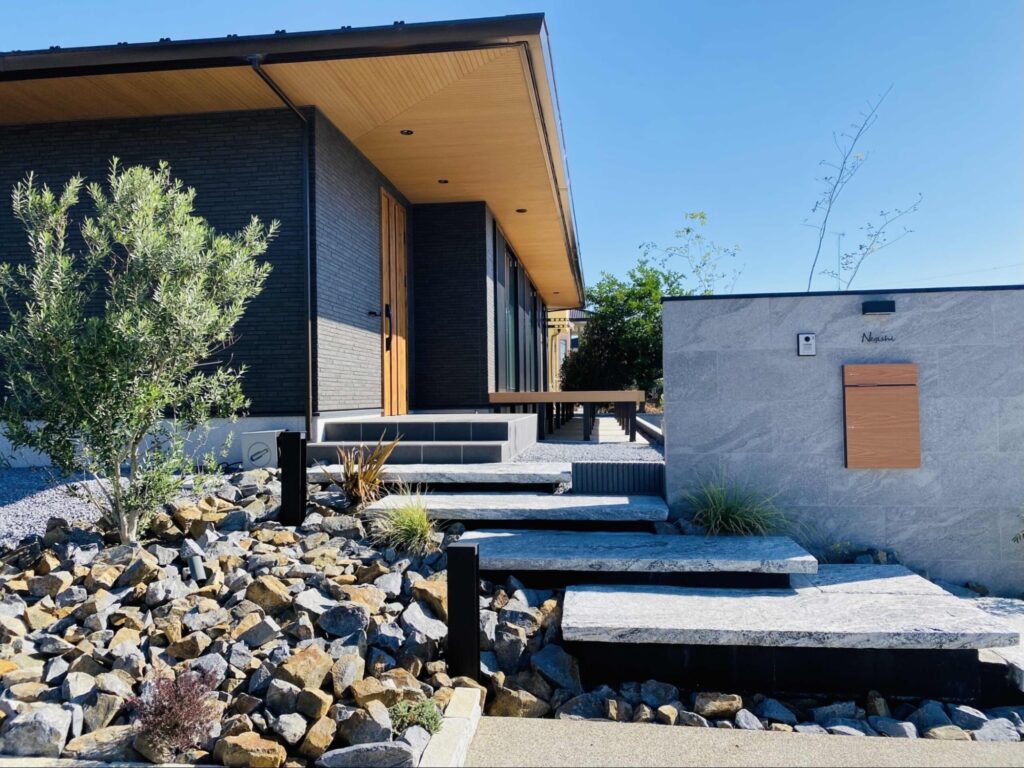 外構における階段とは?作り方からかかる費用まで詳しく解説