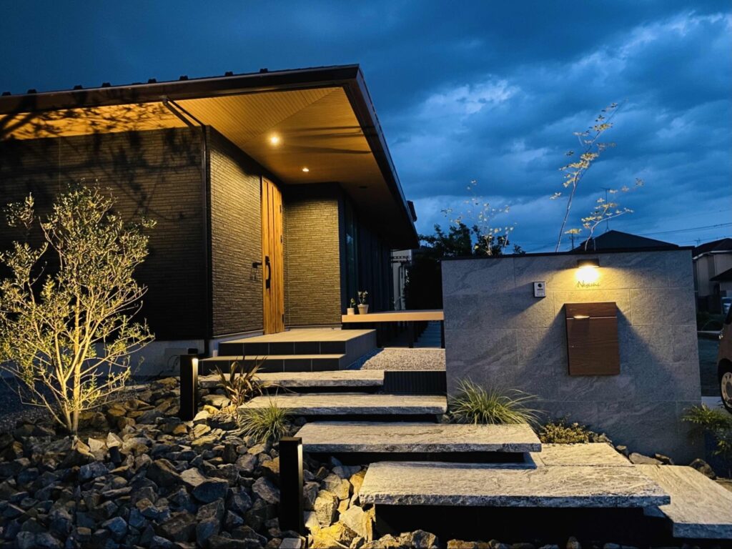 機能門柱とは？選び方のポイントから施工例まで詳しく解説